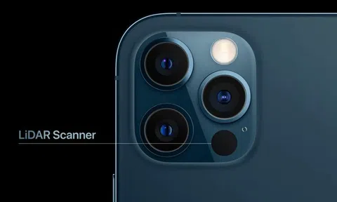 Dấu chấm đen đằng sau của iPhone có công năng gì?