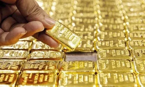 Giá vàng thế giới giảm, trong nước tăng mạnh